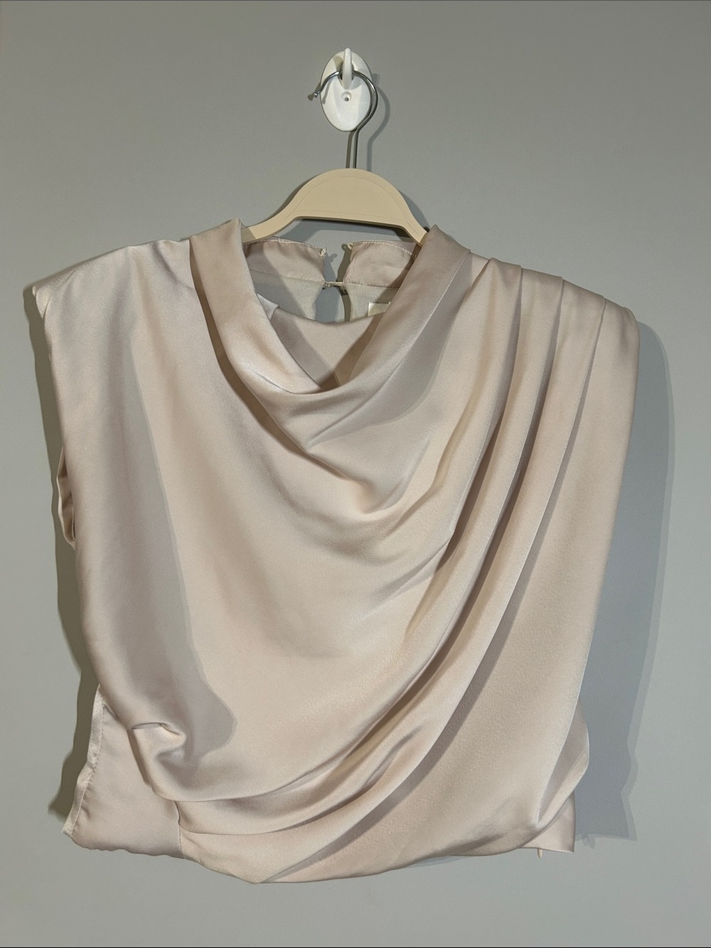 DO+BE One-Shoulder Satin Cowl Cropped Top in Cream Size M